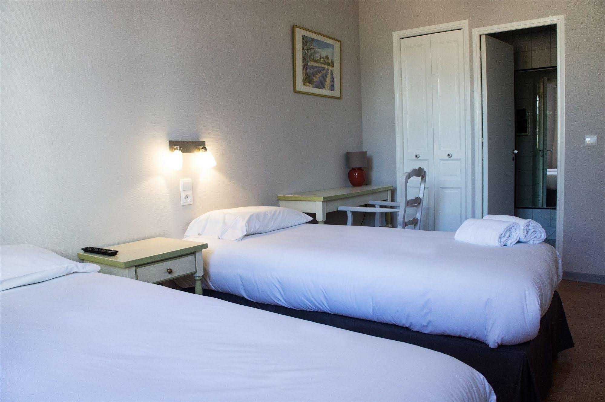 Hotel De France - Hotel De Charme En Provence Сен-Максимен-ла-Сент-Бом Экстерьер фото