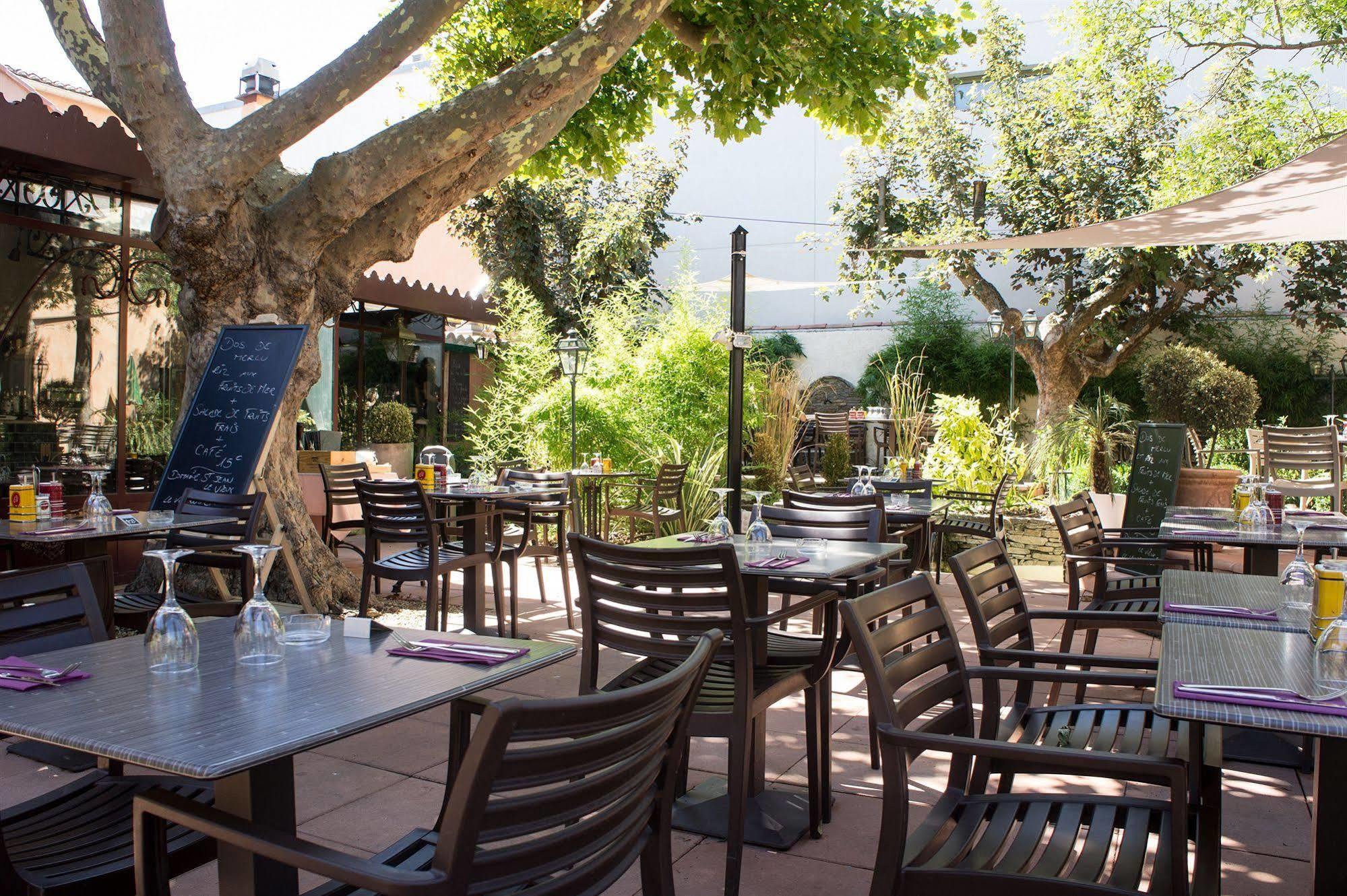 Hotel De France - Hotel De Charme En Provence Сен-Максимен-ла-Сент-Бом Экстерьер фото